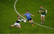 30 January 2016; Donnchadh Walsh, left, and Fionn Fitzgerald, Kerry, in action against Diarmuid Connolly, Dublin. Allianz Football League, Division 1, Round 1, Dublin v Kerry, Croke Park, Dublin. Picture credit: Dáire Brennan / SPORTSFILE