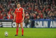 11 December 2009; Munster's Ronan O'Gara prepares to take a penalty. Heineken Cup Pool 1 Round 3, Munster v Perpignan, Thomond Park, Limerick. Picture credit: Diarmuid Greene / SPORTSFILE