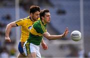 10 April 2016; David Moran, Kerry, in action against Donie Shine, Roscommon. Allianz Football League, Division 1, Semi-Final, Kerry v Roscommon, Croke Park, Dublin. Picture credit: Ray McManus / SPORTSFILE