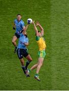 10 April 2016; Rory Kavanagh, Donegal, in action against Cian O'Sullivan, Dublin. Allianz Football League, Division 1, Semi-Final, Dublin v Donegal, Croke Park, Dublin. Picture credit: Dáire Brennan / SPORTSFILE