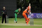 18 August 2010; Trent Johnston, Ireland, bowls to Eric Szwarczynski, Netherlands, who was subsequently caught by Gary Wilson, Ireland, for two. RSA ODI Challenge Series, Ireland v Netherlands, Clontarf, Dublin. Picture credit: Barry Cregg / SPORTSFILE