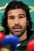 5 November 2010; South Africa's Victor Matfield speaking during a captain's press conference ahead of their Autumn International game against Ireland on Saturday. South Africa Rugby Captain's Press Conference, Aviva Stadium, Lansdowne Road, Dublin. Picture credit: Alan Place / SPORTSFILE