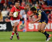 26 August 2016; Simon Zebo of Munster is tackled by Dean Hammond of Worcester Warriors during the Pre-Season Friendly game between Munster and Worcester Warriors at Irish Independent Park in Cork. Photo by Seb Daly/Sportsfile