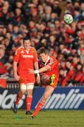 12 December 2010; Ronan O'Gara, Munster, kicks a penalty. Heineken Cup Pool 3 - Round 3, Munster v Ospreys, Thomond Park, Limerick. Picture credit: Diarmuid Greene / SPORTSFILE