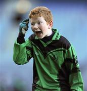 11 January 2011; Sean Heeran, St. Josephs BNS, signals for his team-mates to use their heads after scoring a late goal. Allianz Cumann na mBunscol Football Finals, Corn na nGearaltach, St. Pius X BNS, Terenure v St. Josephs BNS, Terenure. Croke Park, Dublin. Picture credit: Barry Cregg / SPORTSFILE