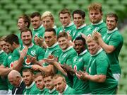 11 November 2016; Ireland players applaud as their captain Peter O’Mahony makes his way to the pitch for the team photograph prior to the Captain's Run at the Aviva Stadium in Dublin. Photo by Piaras Ó Mídheach/Sportsfile