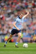 24 April 2011; Dublin's Tomás Quinn kicks a free wide in the 63rd minute. Allianz Football League Division 1 Final, Dublin v Cork, Croke Park, Dublin. Picture credit: Ray McManus / SPORTSFILE