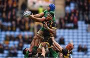 11 December 2016; Nepia Fox-Matamua of Connacht takes possession in a lineout ahead of Nathan Hughes of Wasps during the European Rugby Champions Cup Pool 2 Round 3 match between Wasps and Connacht at the Ricoh Arena in Coventry, England. Photo by Stephen McCarthy/Sportsfile