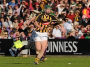 11 June 2011; Henry Shefflin, Kilkenny, in action against Lar Prendergast, Wexford. Leinster GAA Hurling Senior Championship Semi-Final, Wexford v Kilkenny, Wexford Park, Wexford. Picture credit: Pat Murphy / SPORTSFILE