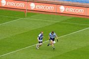 5 June 2011; Kevin McManamon, Dublin, in action against Peter O'Leary, Laois. Leinster GAA Football Senior Championship Quarter-Final, Dublin v Laois, Croke Park, Dublin. Picture credit: Brendan Moran / SPORTSFILE