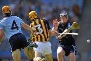 3 July 2011; Colin Fennelly, Kilkenny, beats Dublin goalkeeper Gary Maguire to score his side's second goal. Leinster GAA Hurling Senior Championship Final, Kilkenny v Dublin, Croke Park, Dublin. Picture credit: David Maher / SPORTSFILE