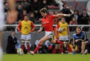 19 November 2011; Ronan O'Gara, Munster, kicks a penalty. Heineken Cup, Pool 1, Round 2, Castres Olympique v Munster, Stade Ernest Wallon, Toulouse, France. Picture credit: Diarmuid Greene / SPORTSFILE