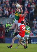 23 June 2002; Darragh î SŽ of Kerry in action against Cork's Graham Canty during the Bank of Ireland Munster Senior Football Championship Semi-Final Replay match between Cork and Kerry at Páirc U’ Chaoimh in Cork. Photo by Brendan Moran/Sportsfile