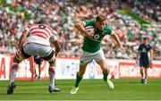 17 June 2017; Garry Ringrose of Ireland steps inside Michael Leitch of Japan on the way to scoring his side's sixth try during the international rugby match between Japan and Ireland at the Shizuoka Epoca Stadium in Fukuroi, Shizuoka Prefecture, Japan. Photo by Brendan Moran/Sportsfile