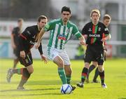 11 February 2012; Danny O'Connor, Bray Wanderers, in action against Andrew Waterworth, left, and David Howland, right, Glentoran. Setanta Sports Cup, First Round, First Leg, Bray Wanderers v Glentoran, Carlisle Grounds, Bray, Co. Wicklow. Picture credit: Barry Cregg / SPORTSFILE