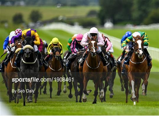 Horse Racing from The Curragh