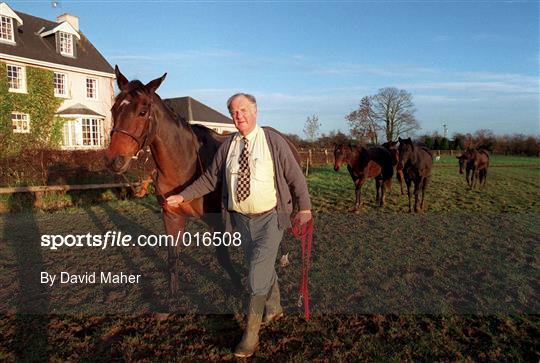 Horsetrainer Paddy Fennelly with Padre Mio