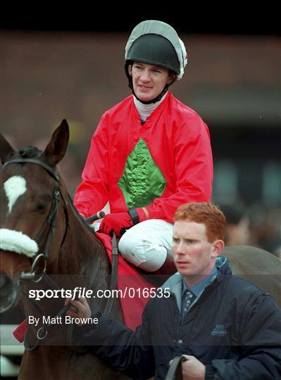 Horse Racing from Leopardstown