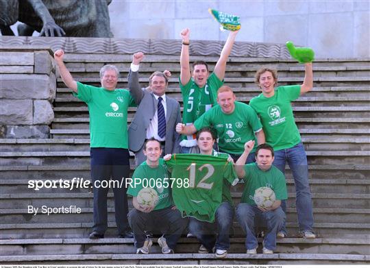 Ray Houghton meets Republic of Ireland Supporters