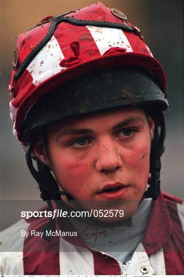 Horse Racing From Punchestown