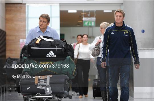 New Munster signing Jean de Villiers Arrives in Ireland