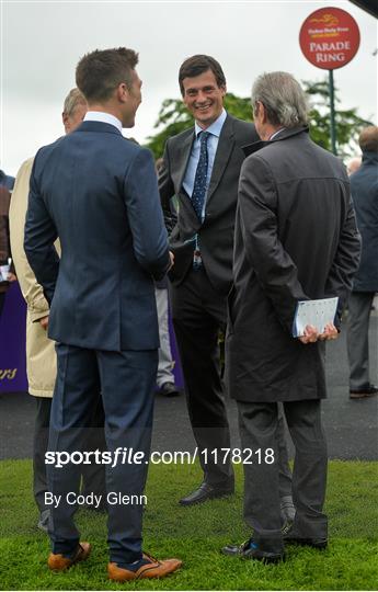 Horse Racing from the Curragh